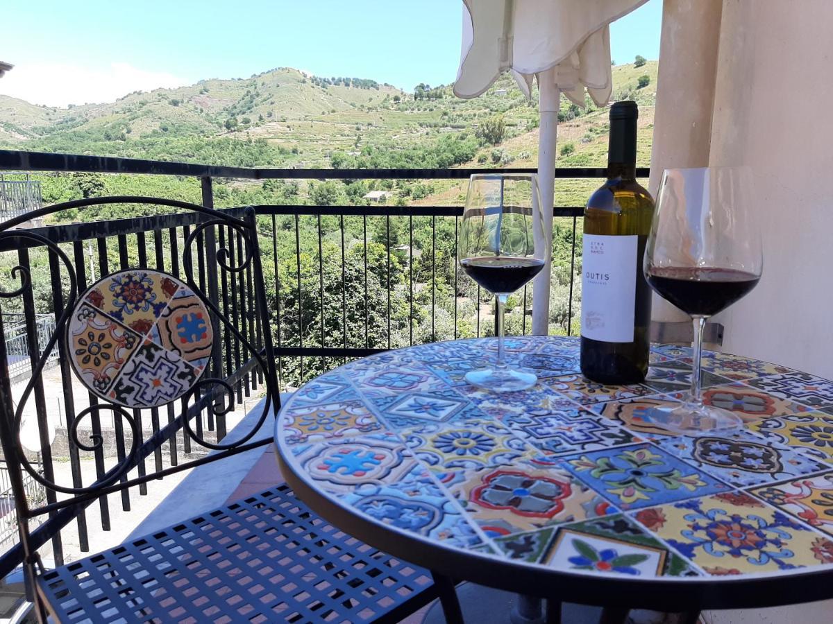 דירות לינגואגלוסה Etna Sicilian House מראה חיצוני תמונה